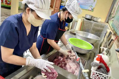 HOẠT ĐỘNG SƠ CHẾ VÀ CHẾ BIẾN THỰC PHẨM TẠI TRƯỜNG MẦM NON CÁT THÀNH